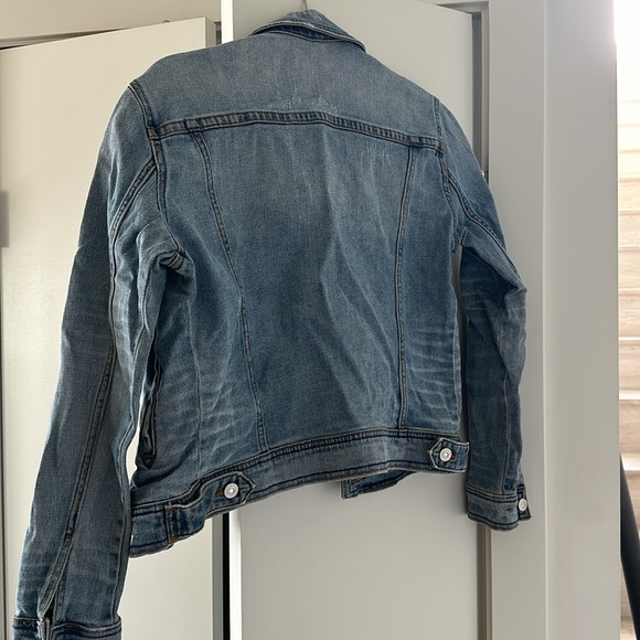 Zara women’s jean jacket - Picture 5 of 7